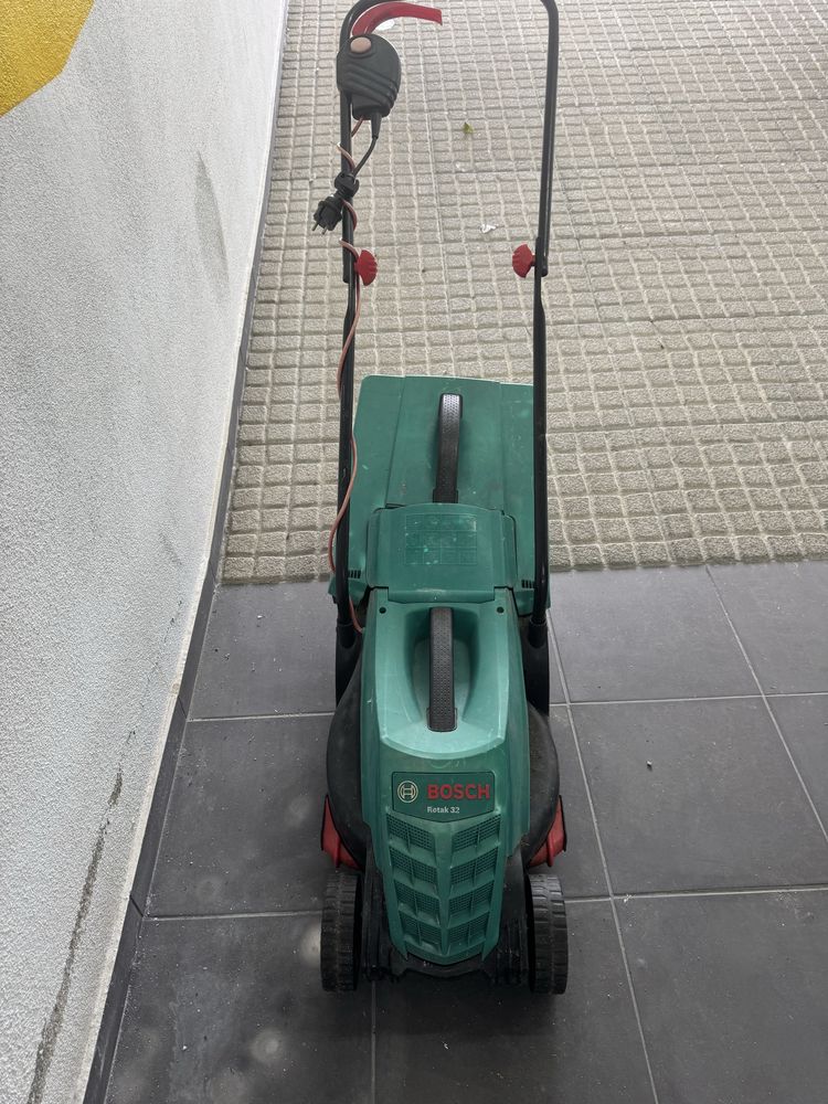 Máquina de secar roupa 8kg Hotpoint Ariston praticamente nova