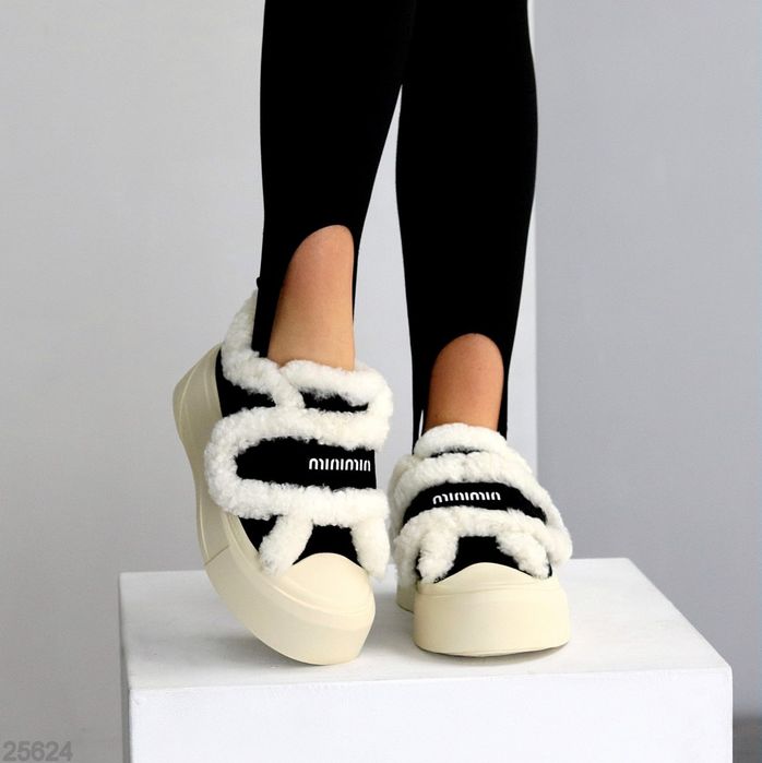 Жіночі шкіряні зимові черевики автоледі в кольорах