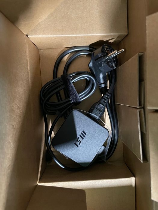 Msi Claw A1M-042FR konsola przenośna 512 Gb czarny