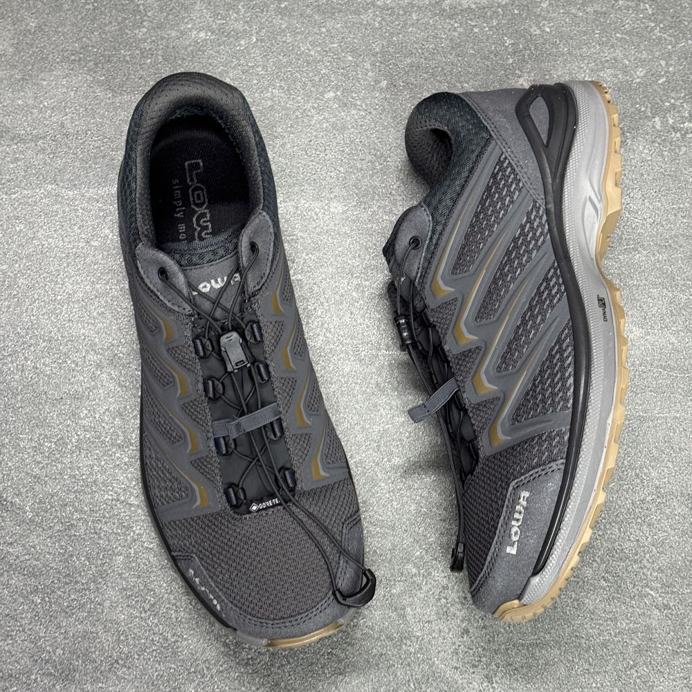 ОРИГІНАЛ 100% Кросівки LOWA Gore tex /44 р