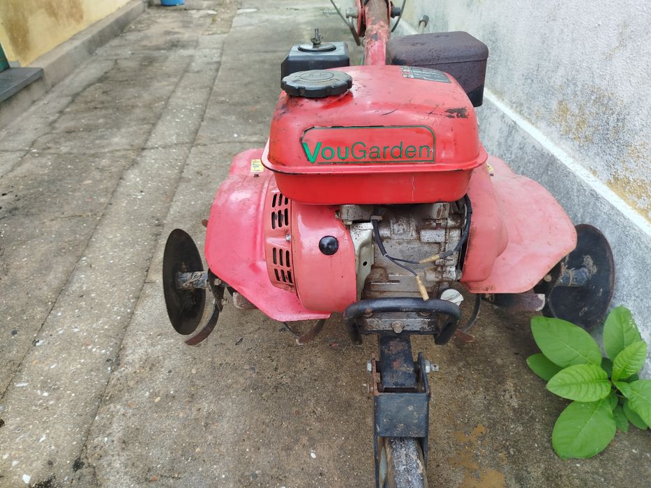 Motoenxada  com freses