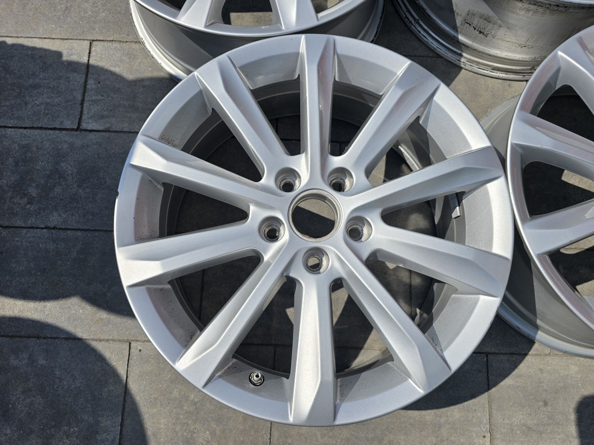 Alufelgi 17' VW Passat, golf,touran, seat, skoda