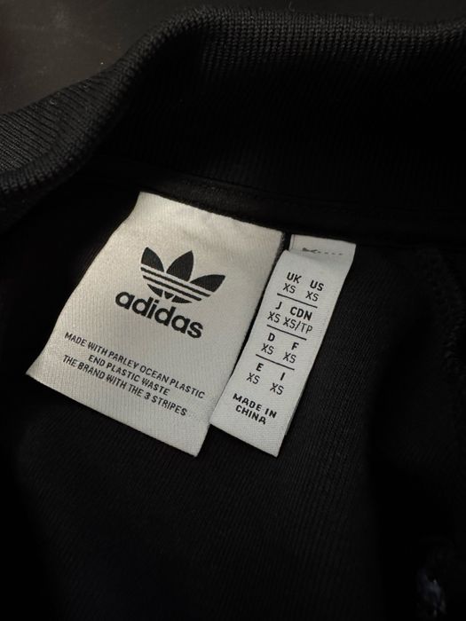 Casaco Adidas Originals - Preto e Dourado - XS