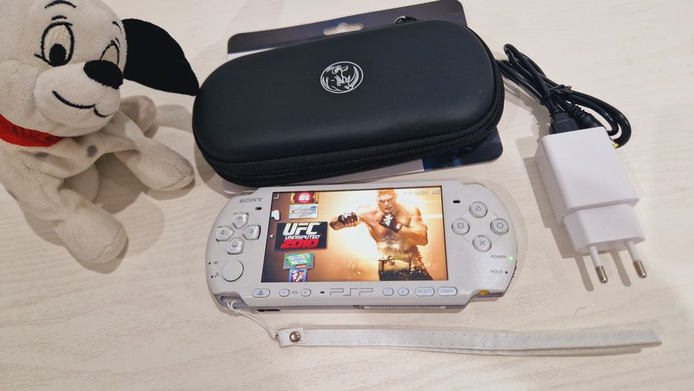 Sony PSP-3000 оригинал  64гиг +130игр