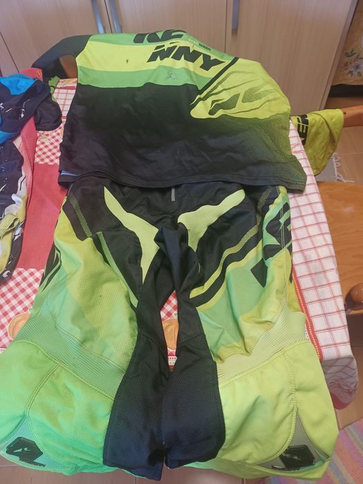 Equipamento motocross facto