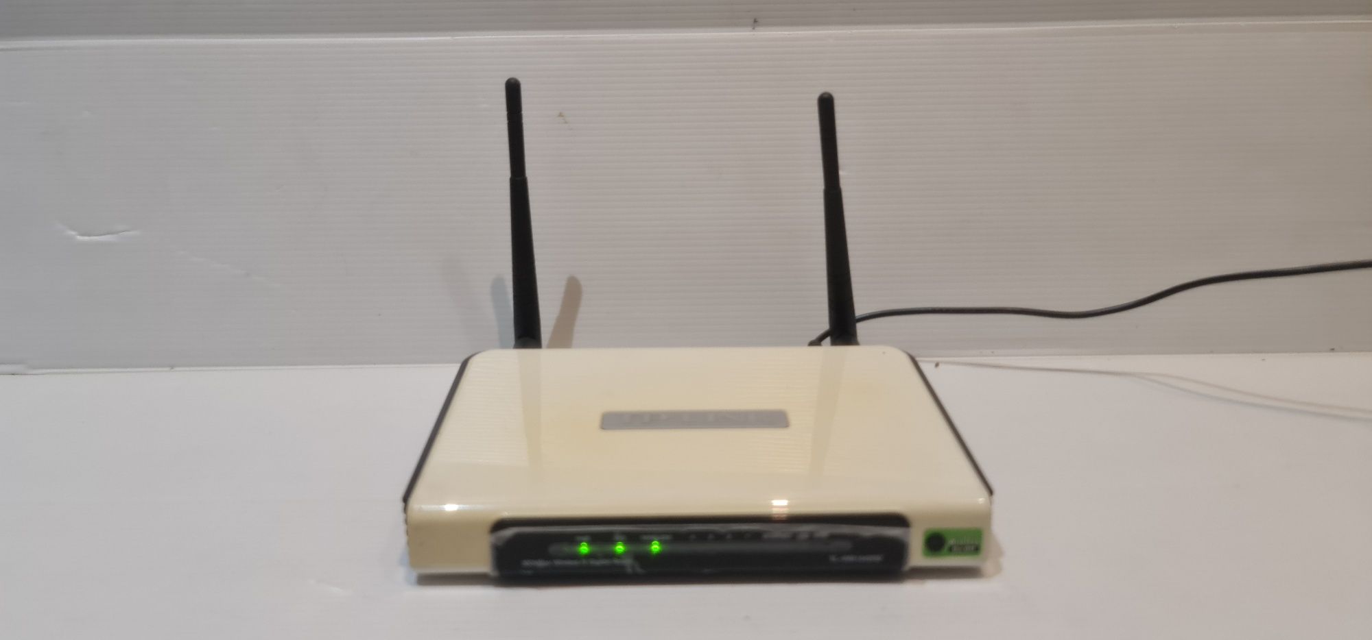 Роутер TP-Link TL-WR1042ND