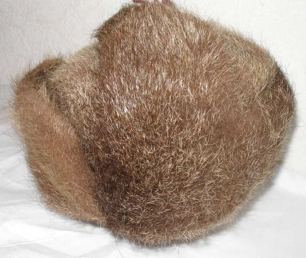 шапка меховая ушанка 56-57 размер.