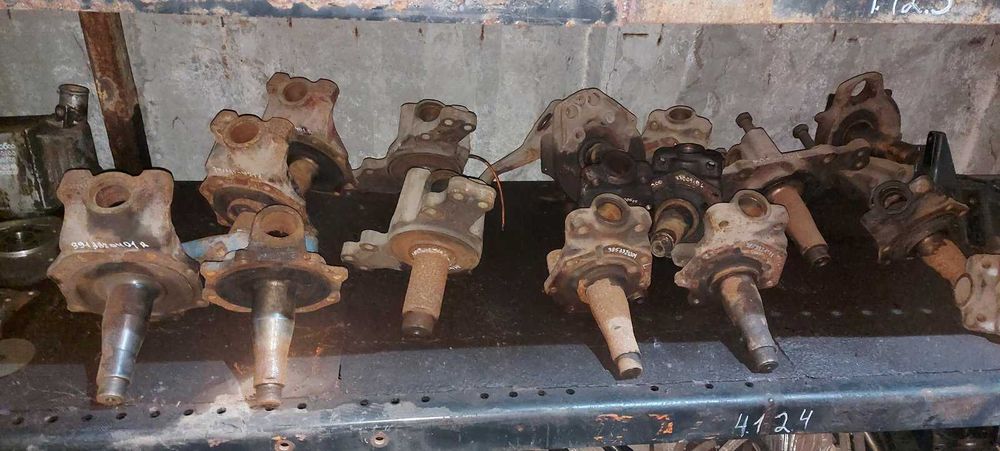 Цапфи (поворотний кулак) б.у MAN/Mercedes