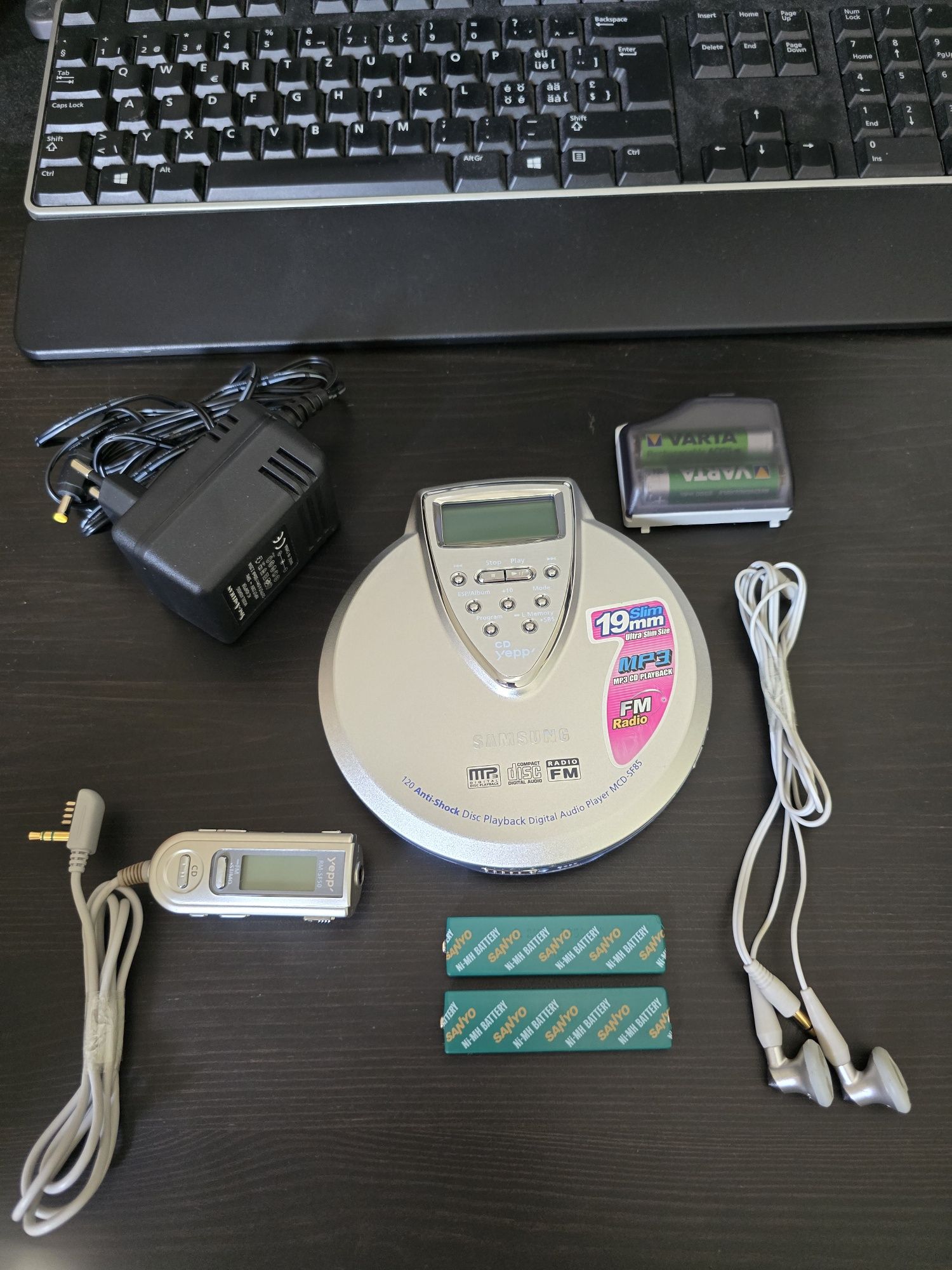 CD mp3 плеер SAMSUNG FM radio