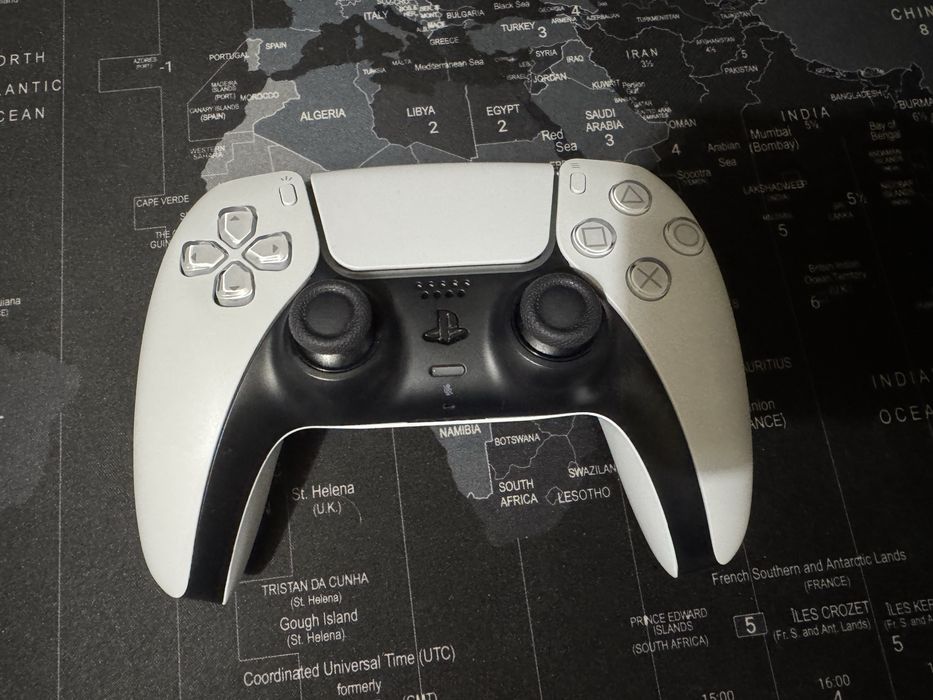 PS5 pad dualsense z analogami Hall