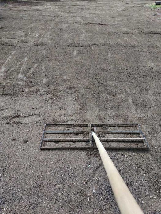 Niwelator Trawnika 90x30cm Stalowy Malowany Proszkowo Trzonek 150cm
