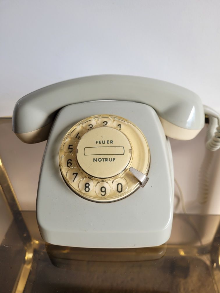 Stary telefon vintage