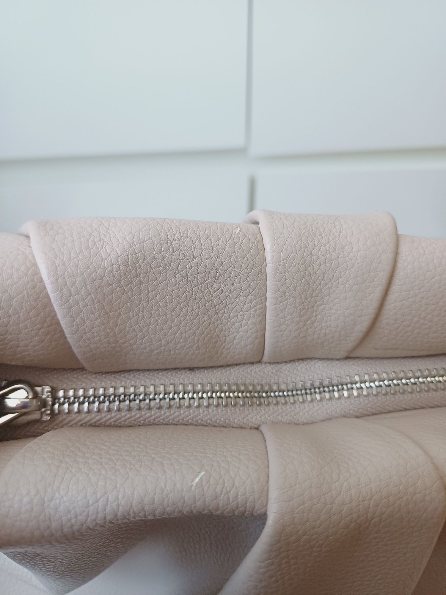 ZARA torebka na ramię jasna kremowa A5 B5 typu worek do ręki shopper