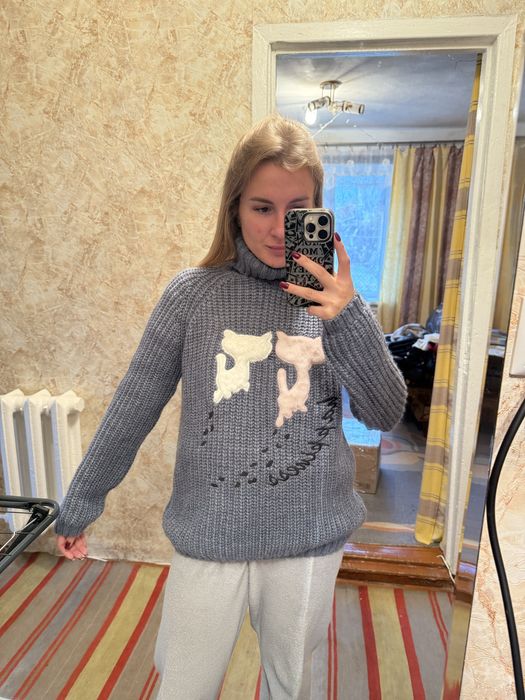 Продам свитер теплый зимний с горлом