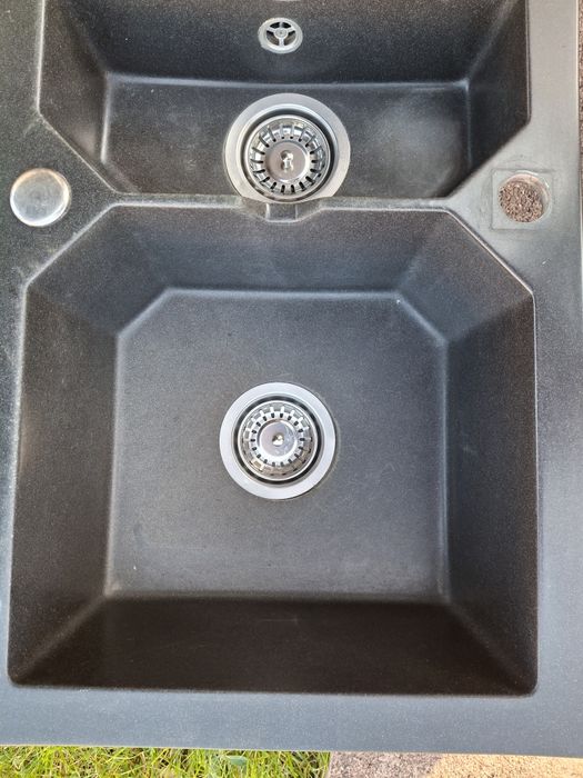 Zlew graniyowy z ociekaczem