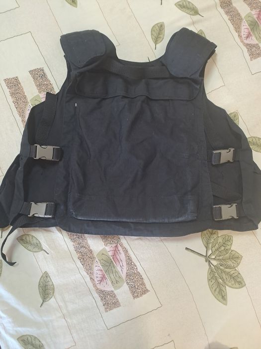 Плитоноска чорна