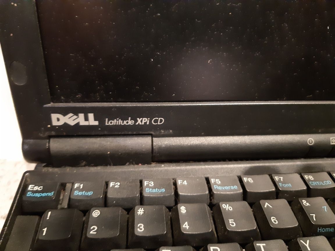 Stary zabytek Dell Latitude Co i CD 150 ST