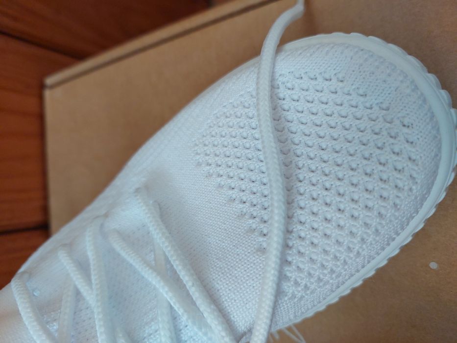 Кеди білі та легкі, нові, 36 розмір