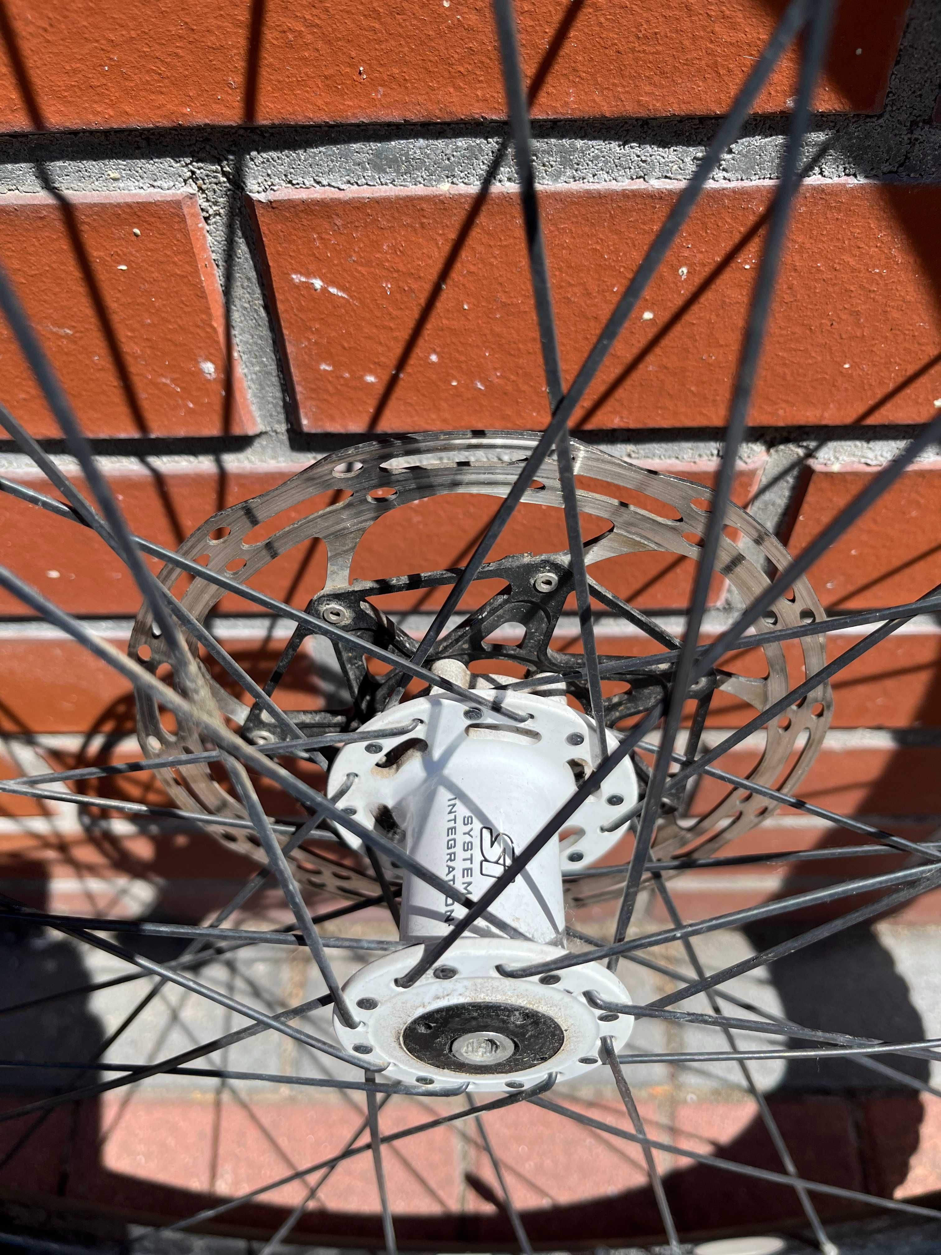Koła na obręczach Stan's ZTR i piastach dt swiss 240 (dla lefty)