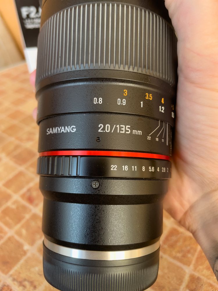 Samyang 135mm f/2.0 ED UMC (Sony E)