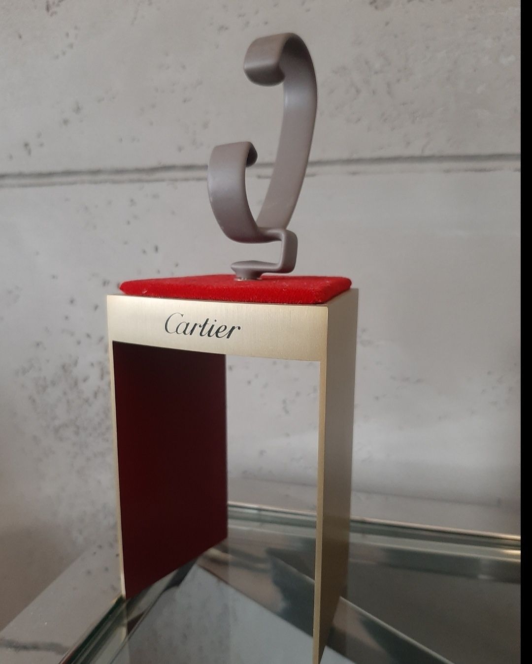 Cartier oryginalny  stojak na zegarek