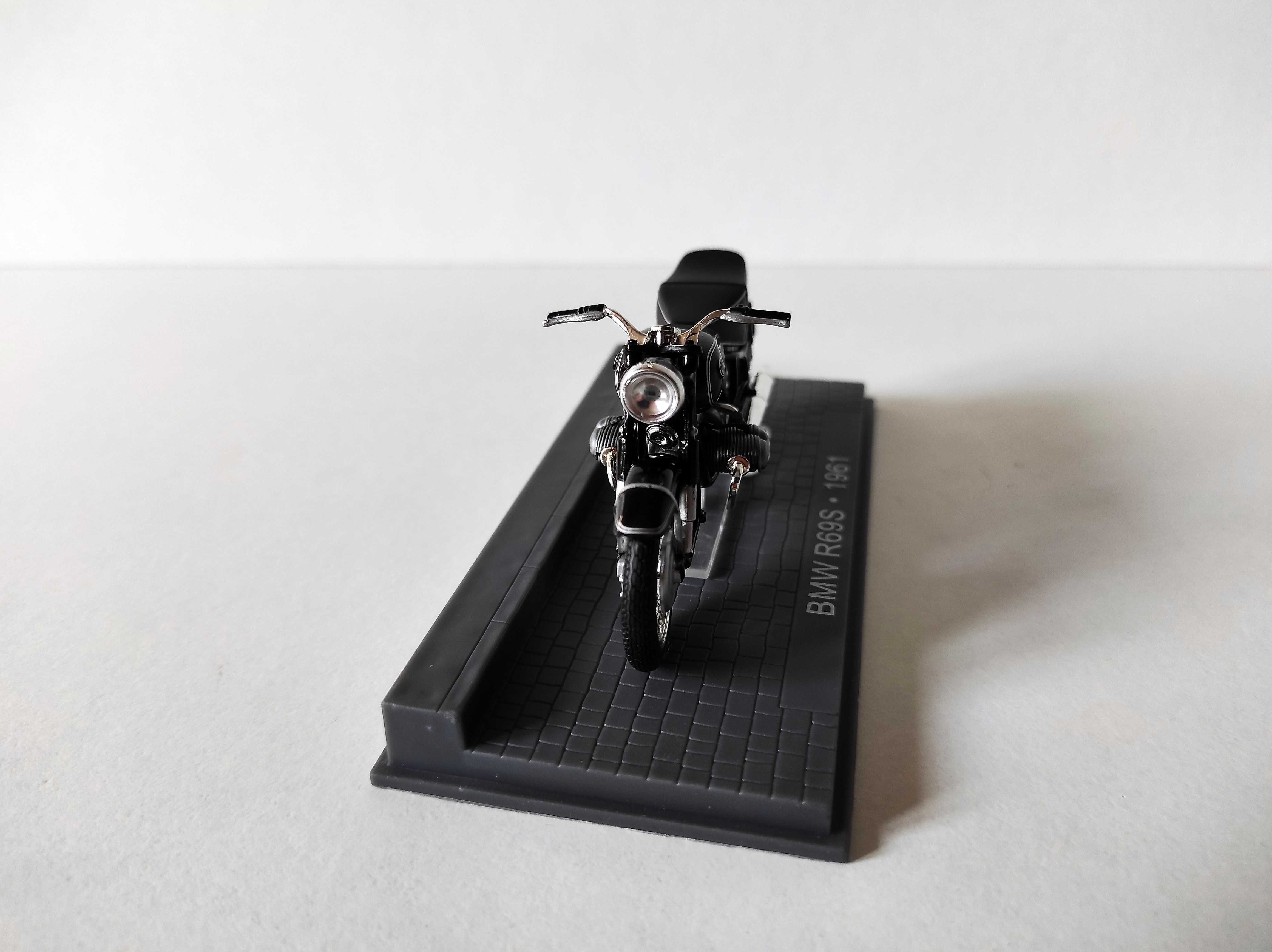 BMW R69S 1961 Motor Motocykl 1:24