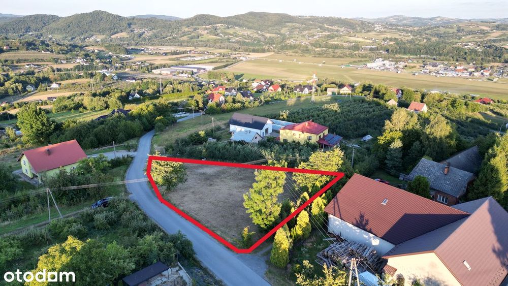 Na sprzedaż działka budowlana z pięknym widokiem- nad lotniskiem.