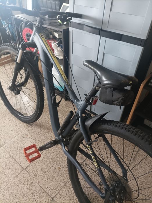 Bicicleta Kona como nova e extras