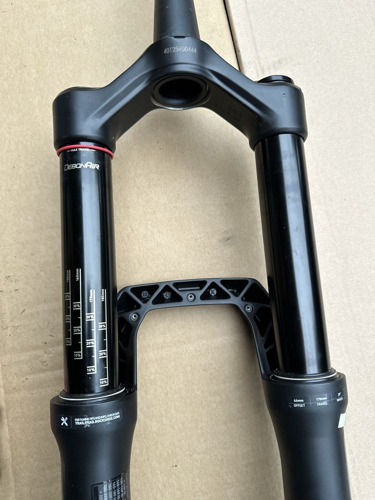 Nowy amortyzator Rock Shox 38 Domain RC 29” 170mm DebonAir