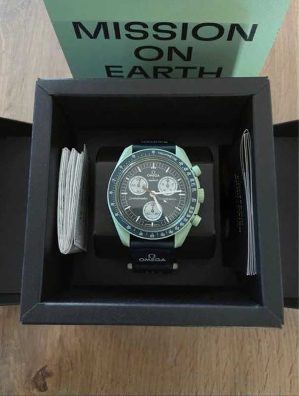 Omega x Swatch Mission To Earth MoonSwatch- SO33G100