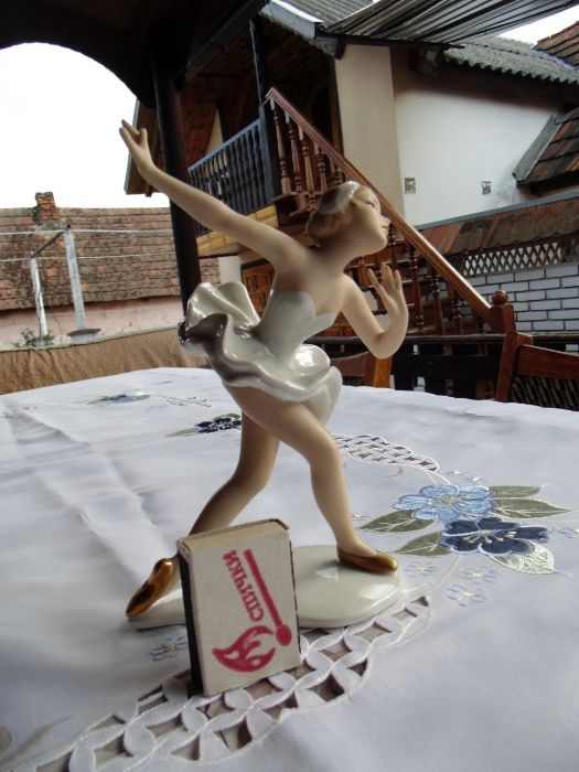 Фарфоровая статуэтка Балерина Лебединое озеро Германия Wallendorf