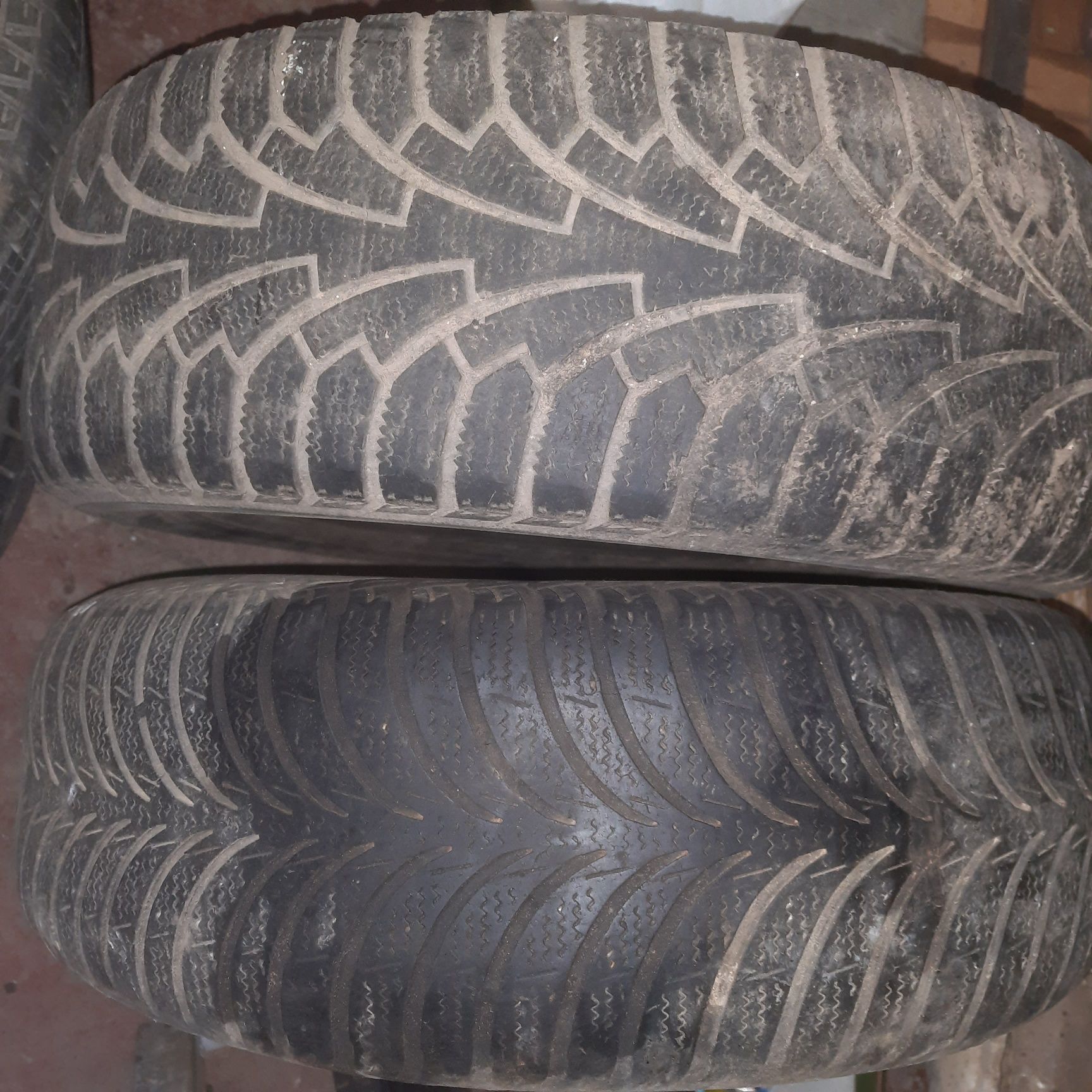 Продам/обменяю Шины  r16 215/65