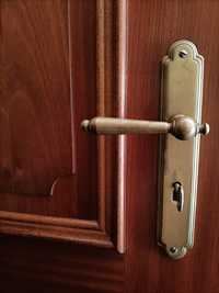 Puxadores de porta + fechaduras
