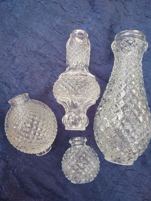 Продаються скляні деталі для люстр, чашки, колби, підвіски, стаканчики