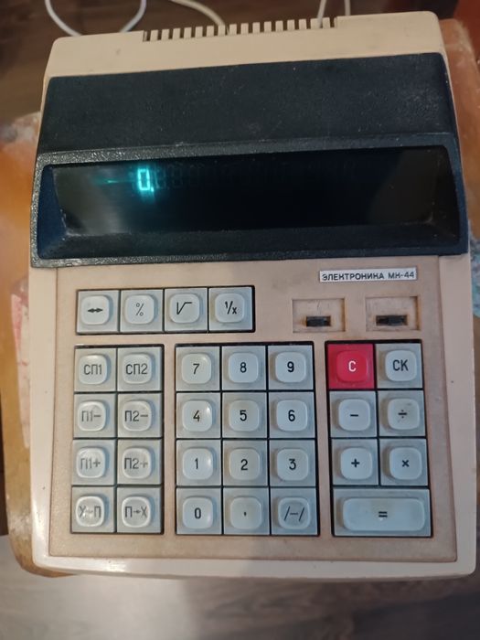 Продаю калькулятор времён СССР МК44