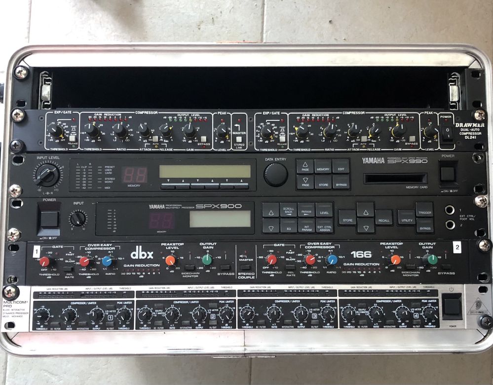Vendo yamaha  spx 990