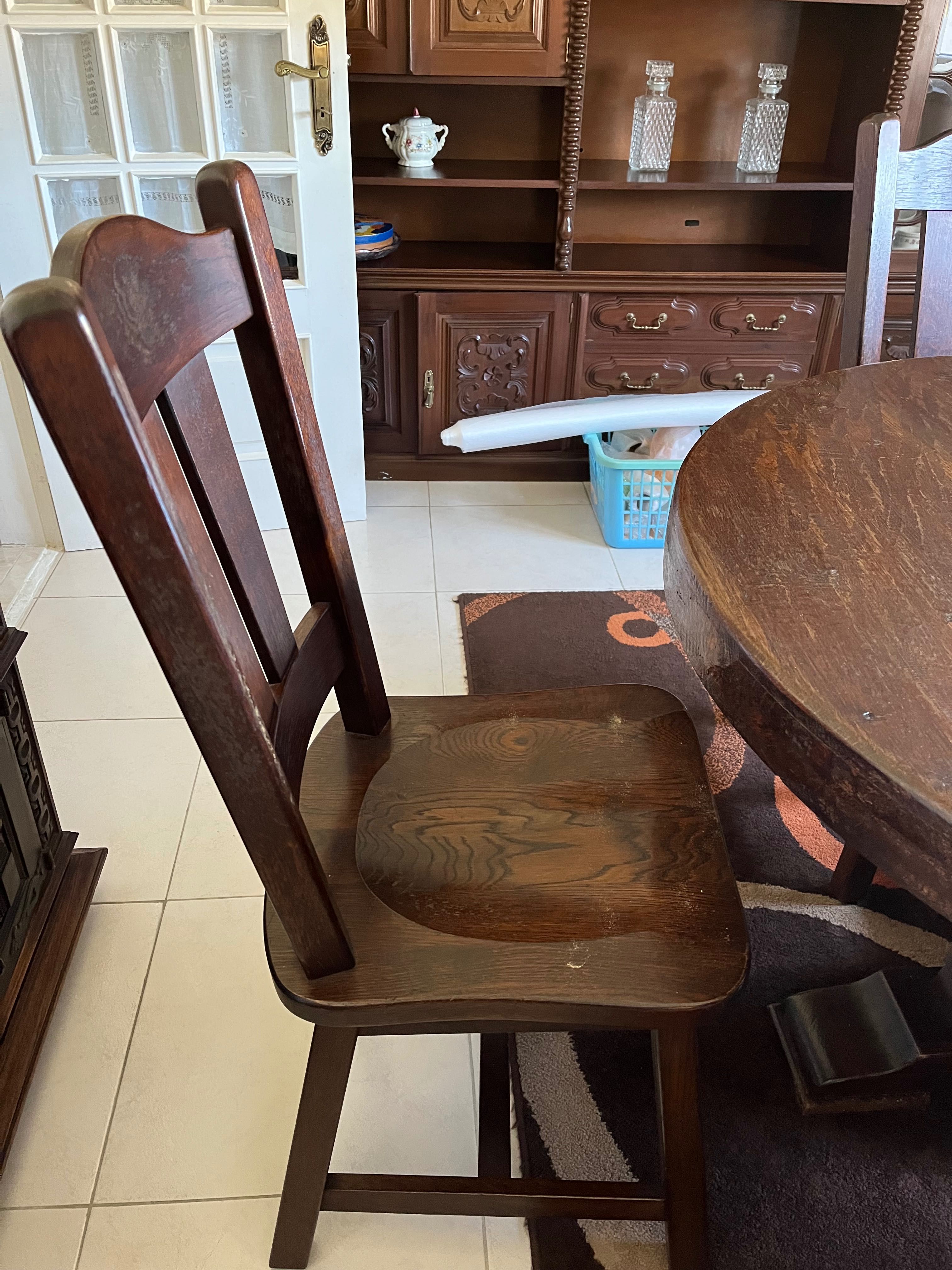 Mesa de jantar com 4 cadeiras