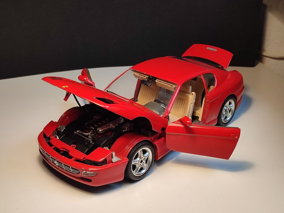 Модель Ferrari 456GT 1/18 Bburago