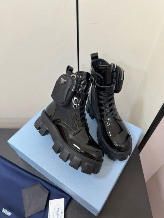 Чоботи prada шкіряні