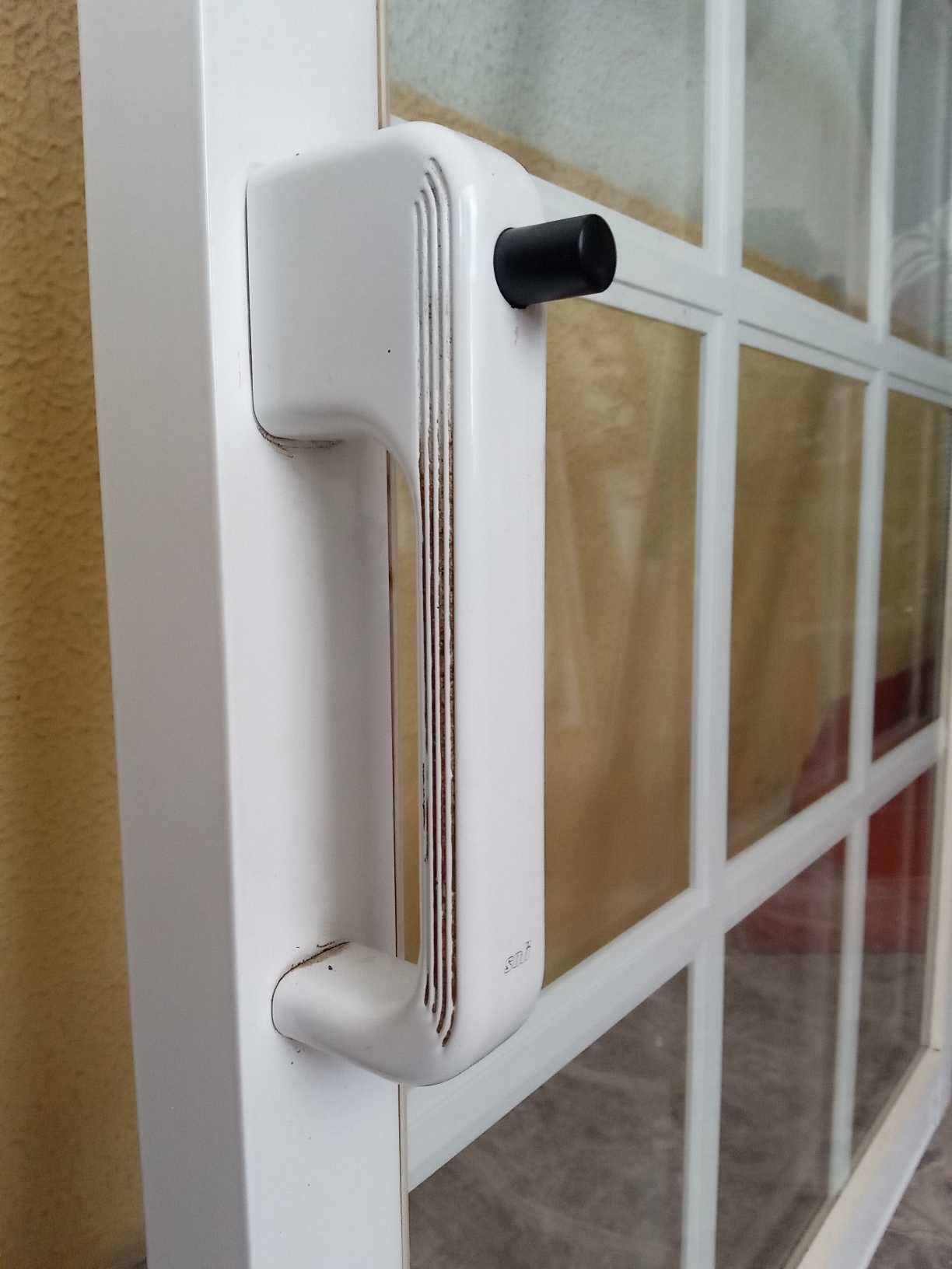 Janela Aluminio - Vidro duplo com quadrículas + Rede Mosquiteira.