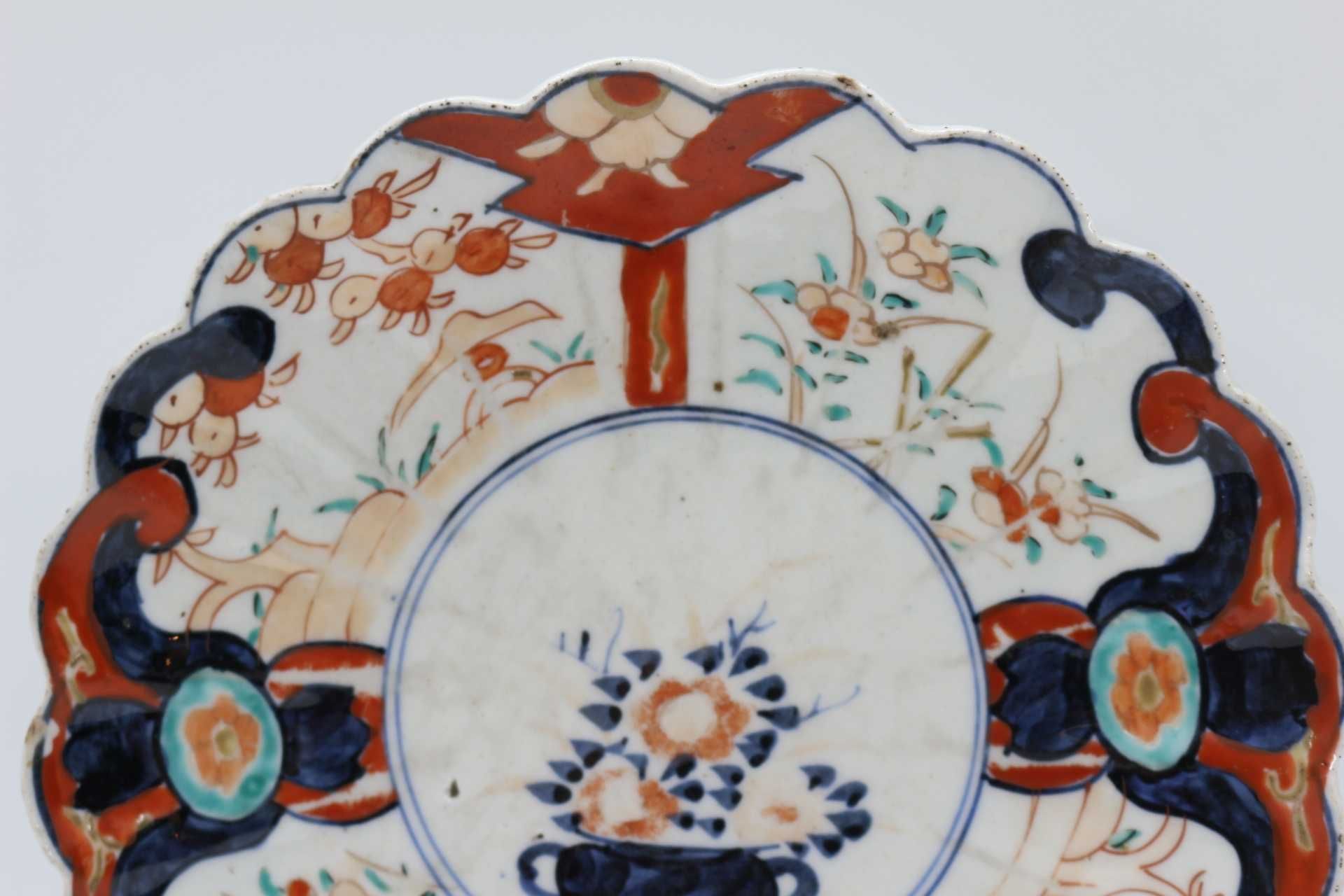 Prato Porcelana Chinesa Recortado Decoração Imari XIX (2)