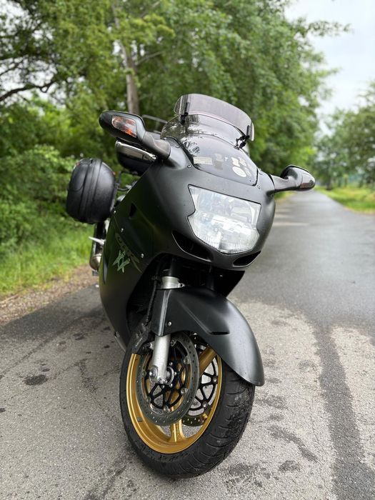CBR 1100XX 2004r. wtrysk, czarny mat, ubrany.
