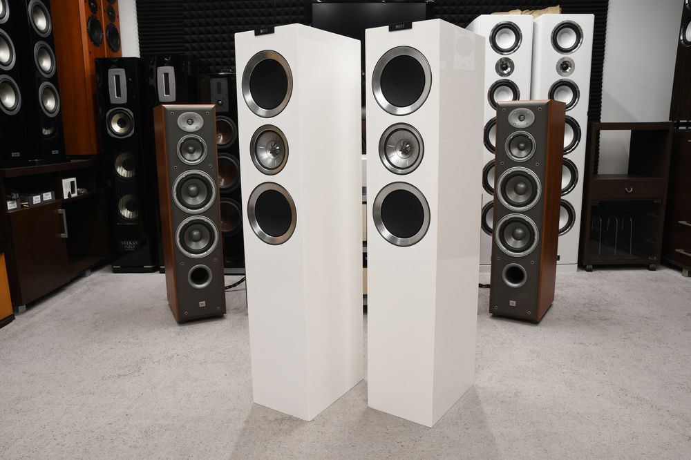 Kolumny podłogowe stereo KEF R700 białe w perfekcyjnym stanie!