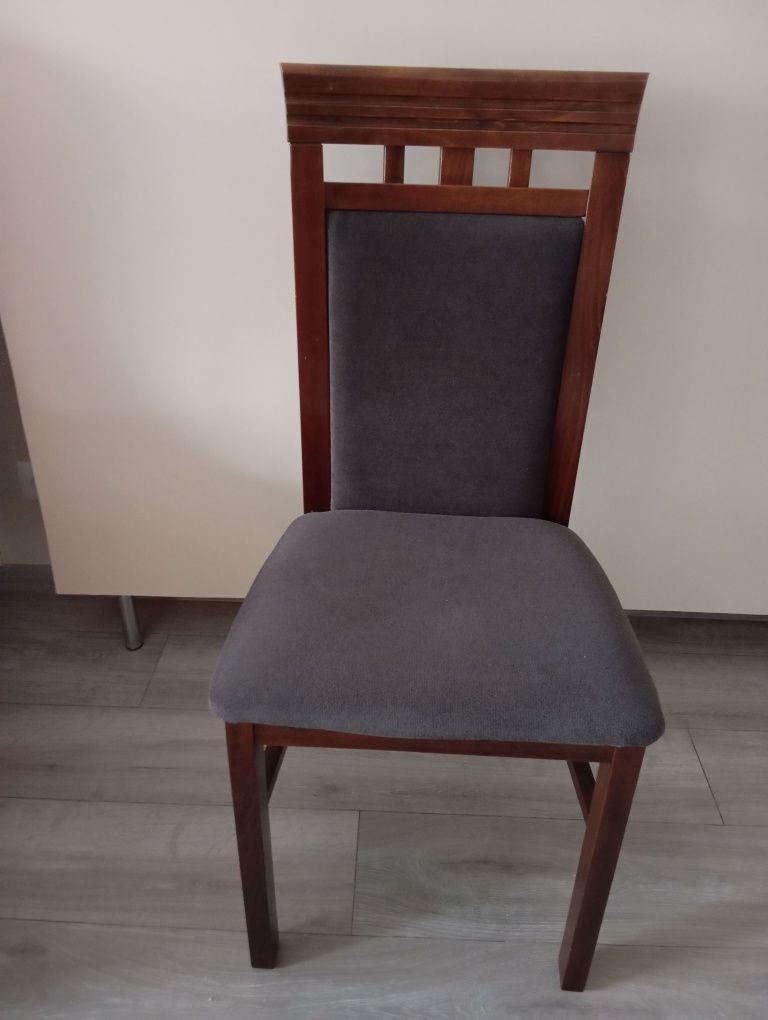 Sprzedam 6 krzeseł kuchennych..