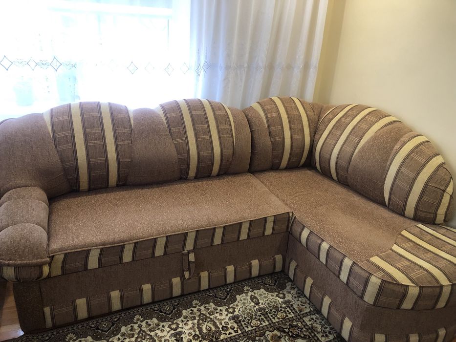 М‘який розкладний диван з підйомним механізмом