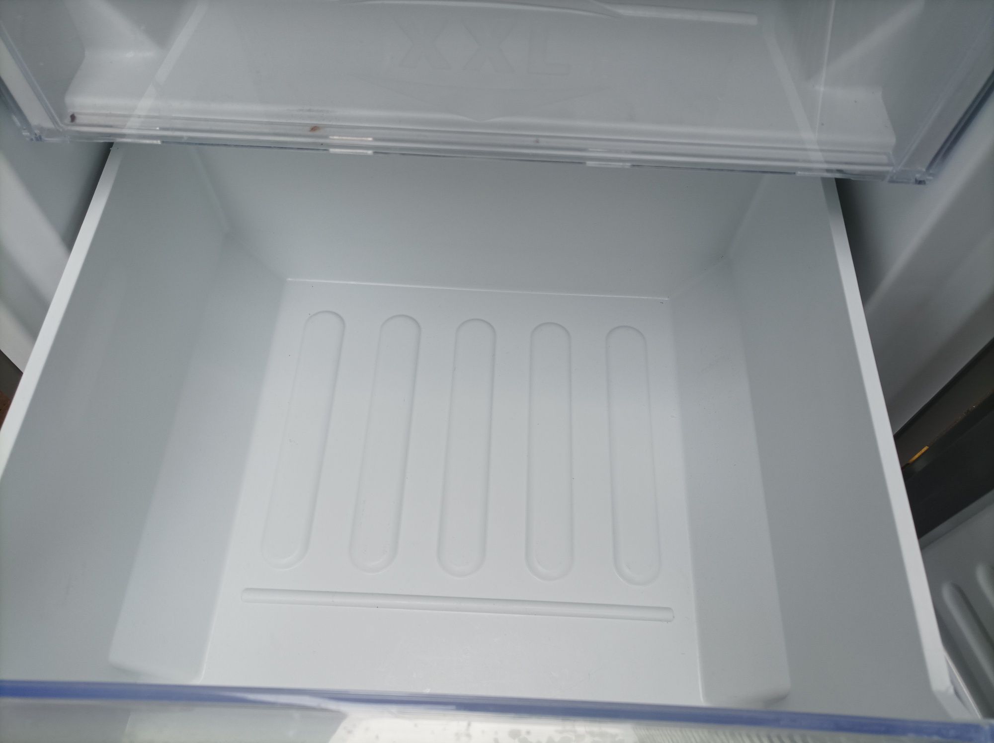 Zamrażarka Whirlpool No Frost pojemność 260L