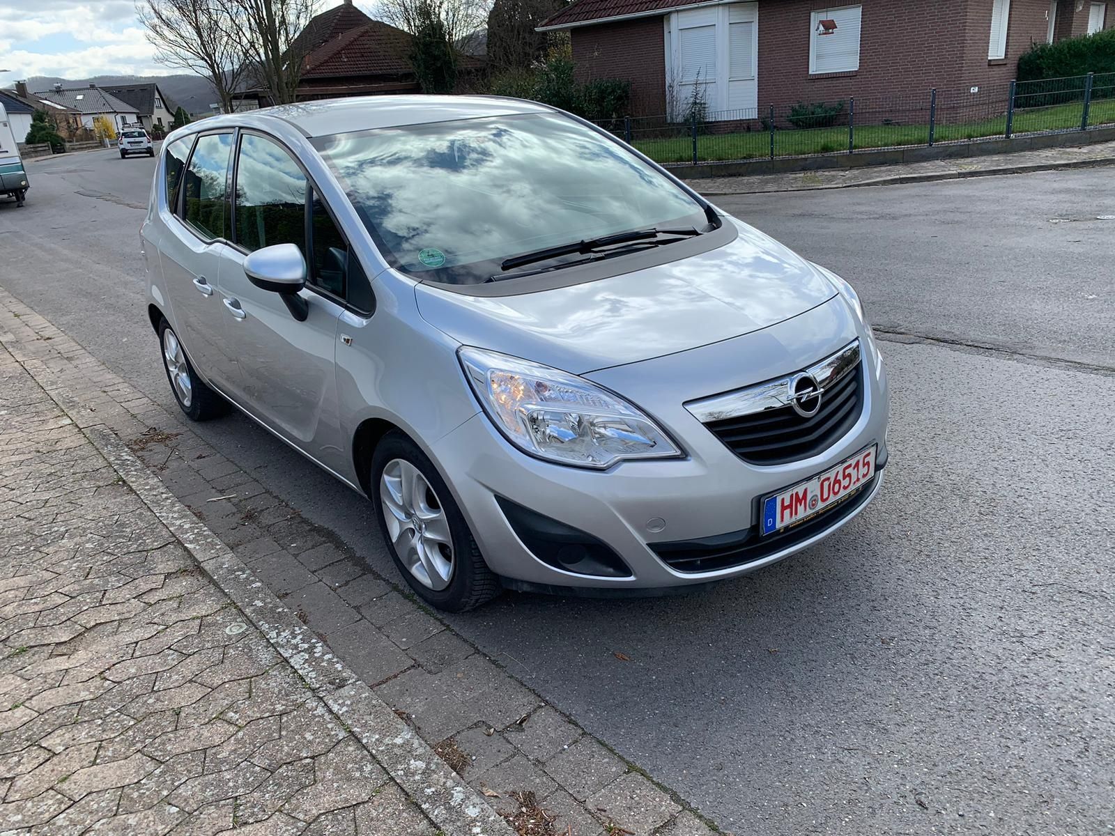 Meriva 1.4 benzyna super stan.91 tys przebiegu