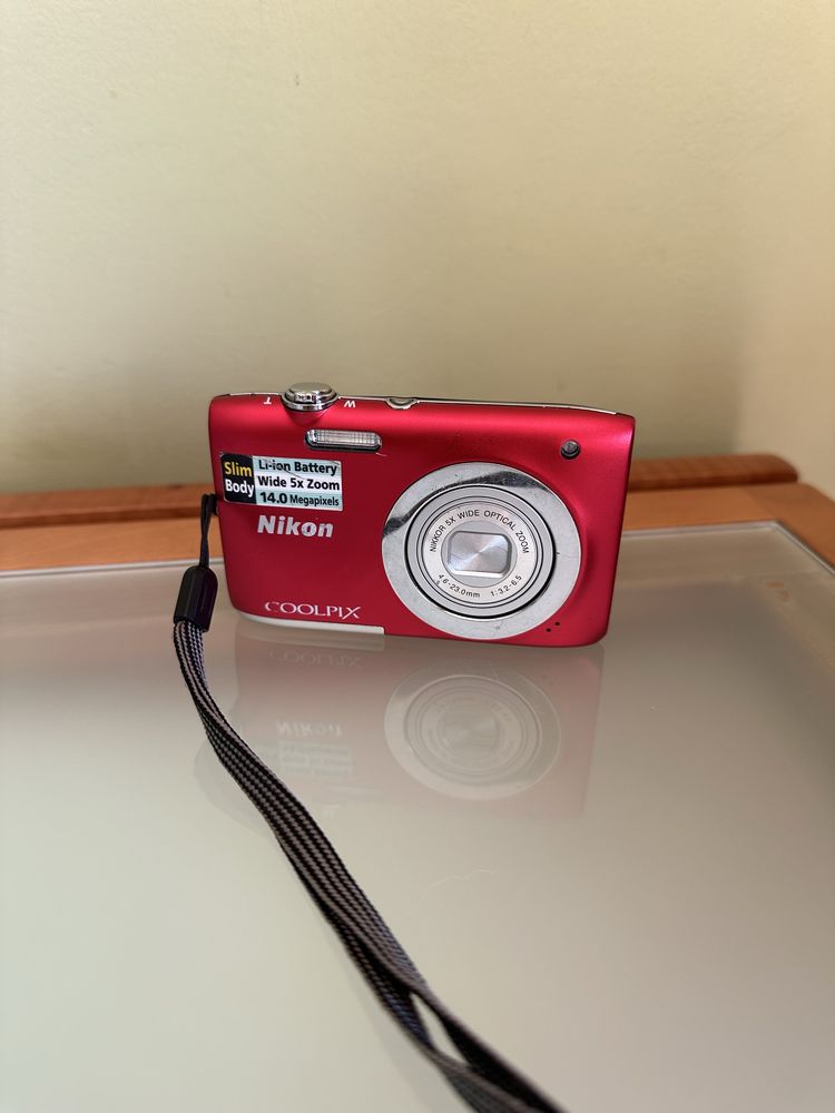Nikon Coolpix S2600 Vermelha