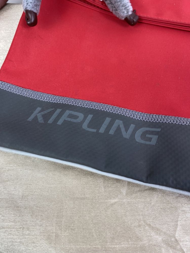 Сумка Kipling з мавпою. Дуже цікава модель.