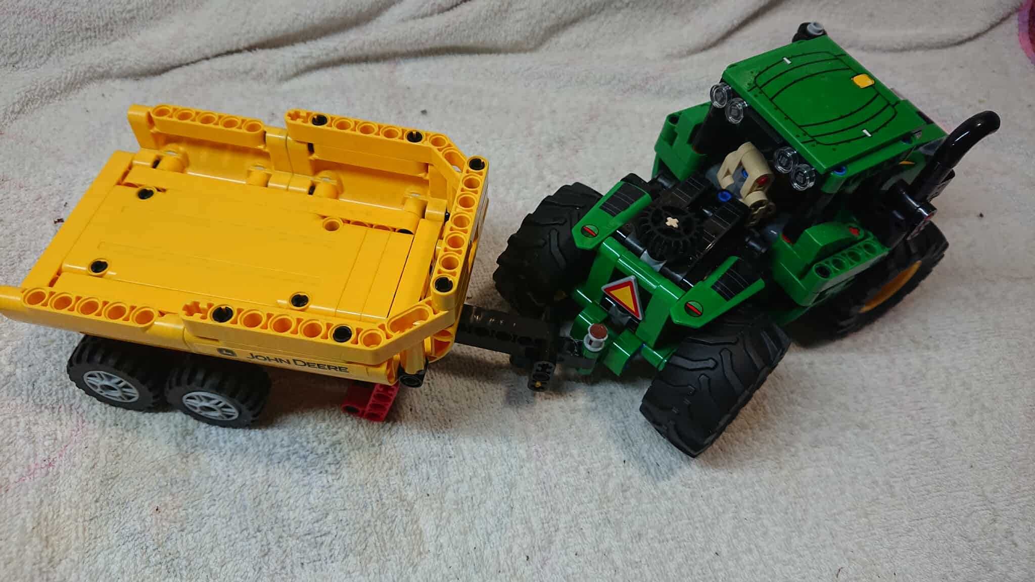 Klocki Lego traktor John Deere